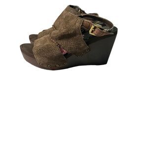 Volatile Brown Leather platform Wedges Peep Toe